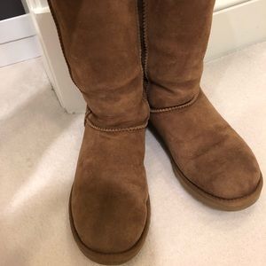 Tall tan ugg boots size 6